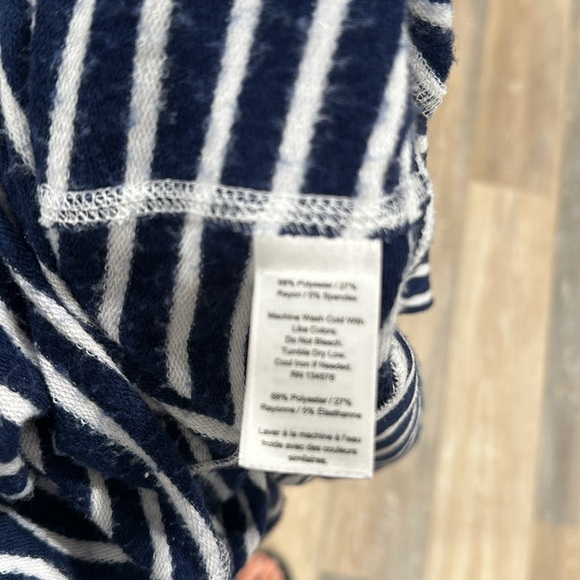 Very comfortable vineyard vines, blazer - Picture 3 of 3